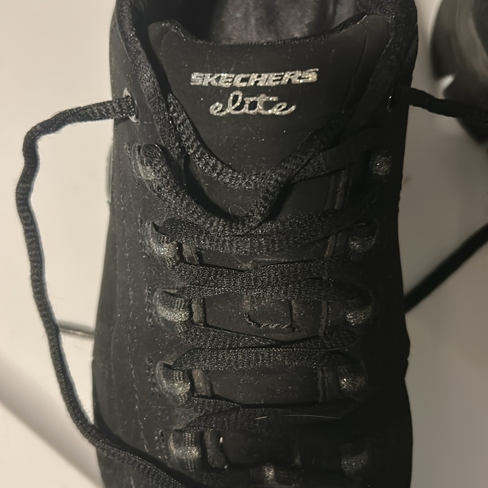 Women’s memory foam Skechers Shoes - Picture 3 of 6